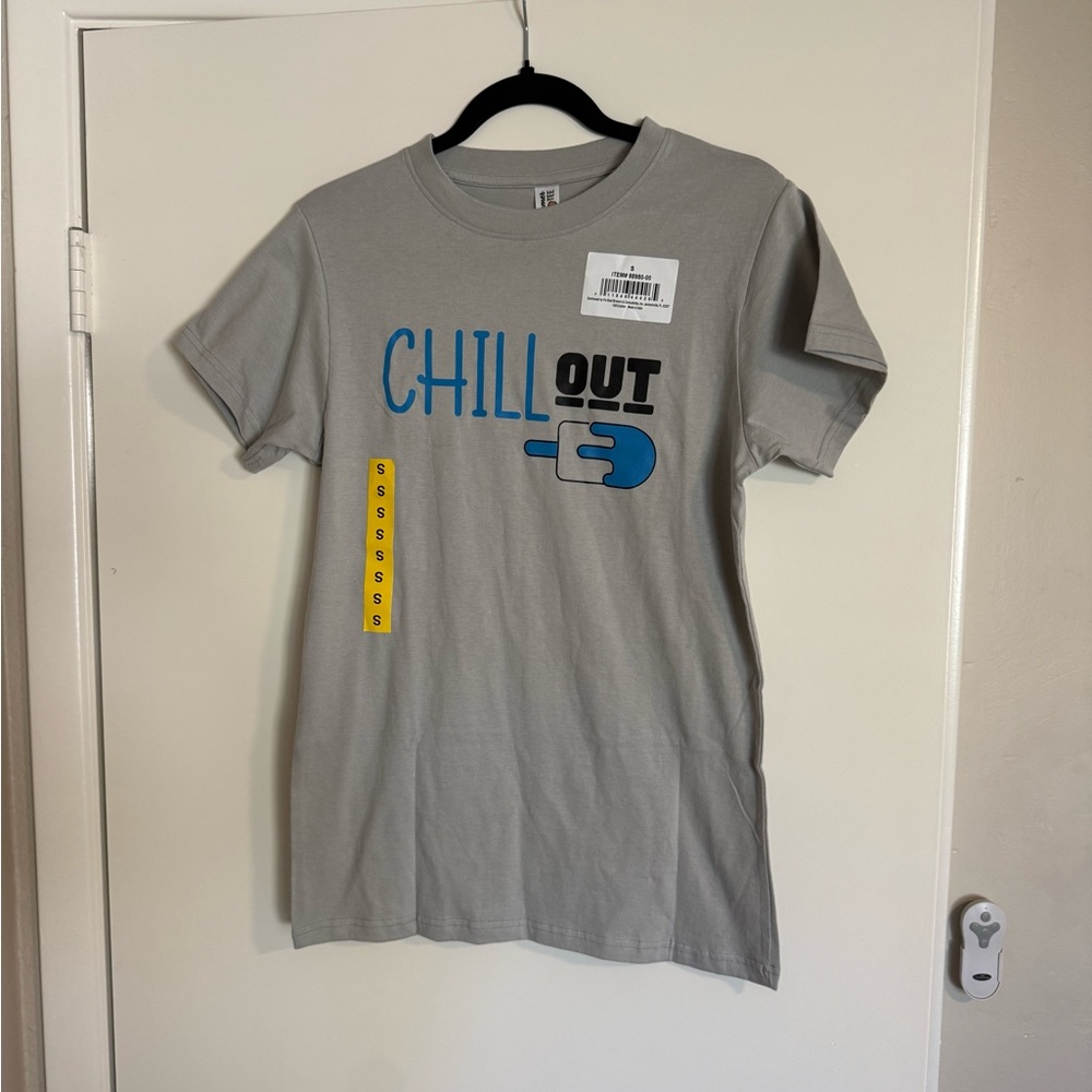 Cool Vibes Gray Graphic Tee. Chill out